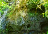 Grotta di Luppa in primavera - foto riserva Grotte di Luppa
